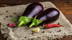 Kuinka säilyttää munakoisot – vinkit, joilla ne pysyvät tuoreina jopa 7 päivää