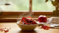 Kuinka raikastaa keittiö luonnollisesti: omenan kuoret kotitekoisena ilmanraikastimena