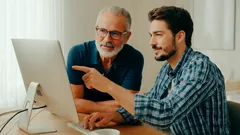 Kuinka ikääntyneet voivat suojautua digitaalista petollisuutta vastaan arjessa