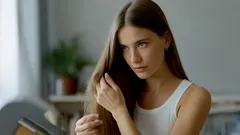 Tiedätkö, minkä vitamiinin puute aiheuttaa harmaantumista ja hiustenlähtöä – ja missä tuotteissa sitä on?