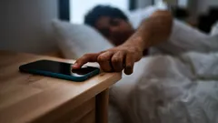 Mitä psykologia kertoo siitä, että torkutat herätyskelloa aina?