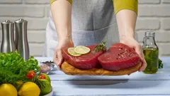 Miksi raakaa lihaa ei missään nimessä saa pestä ennen kypsennystä